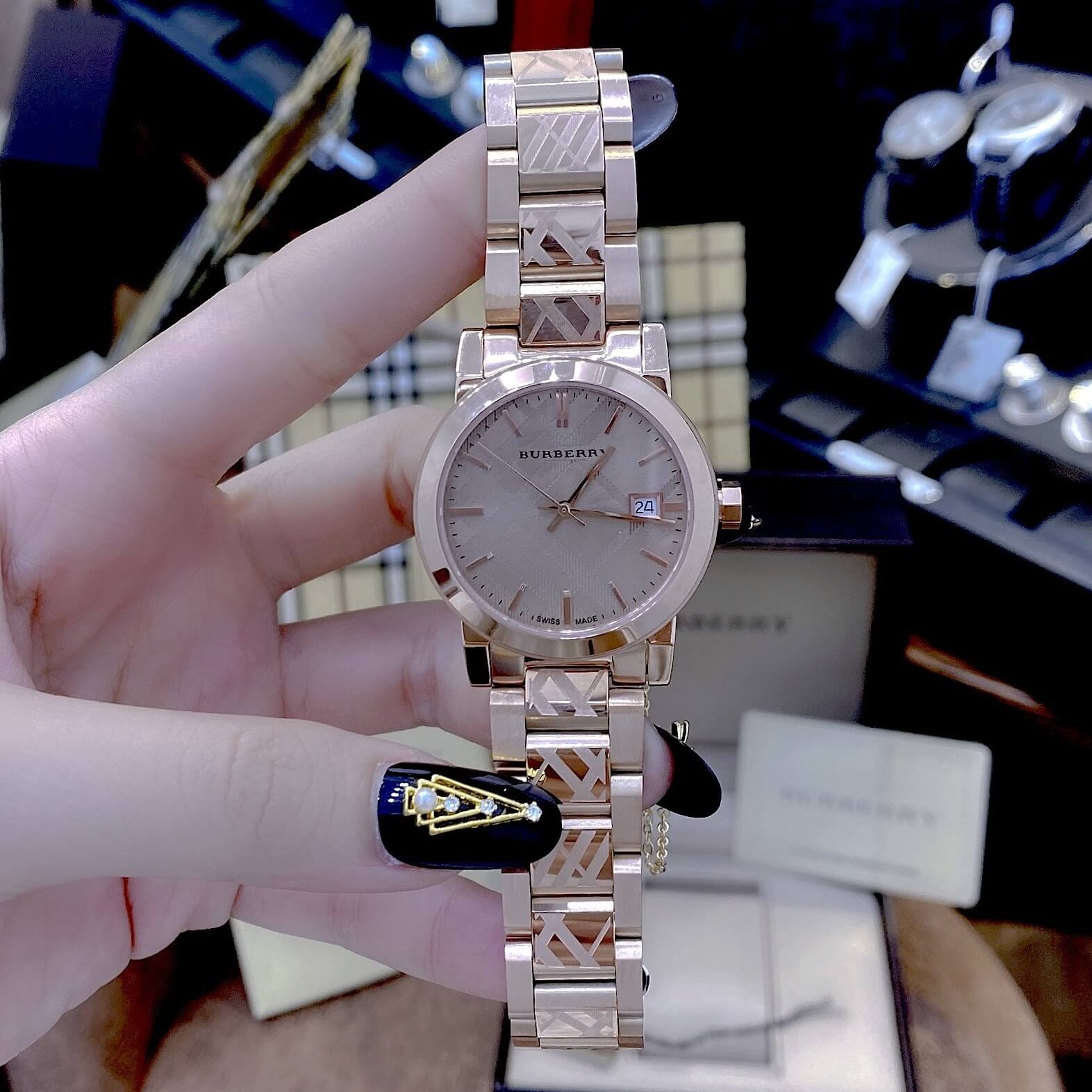 Đồng Hồ Nữ Burberry BU9146 Dây Kim Loại Vàng Hồng Máy Thụy Sĩ - Size 34mm (Rose Gold)