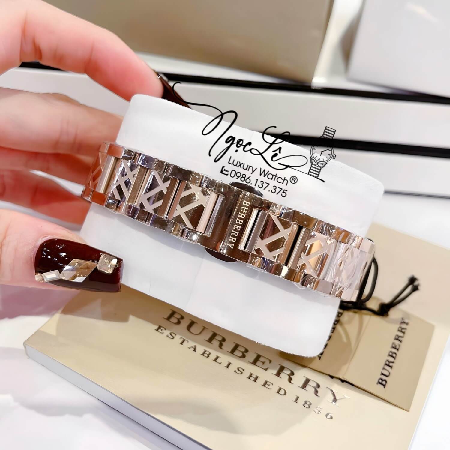 Đồng Hồ Nữ Burberry BU9146 The City Dây Kim Loại Rose Gold Size 34mm