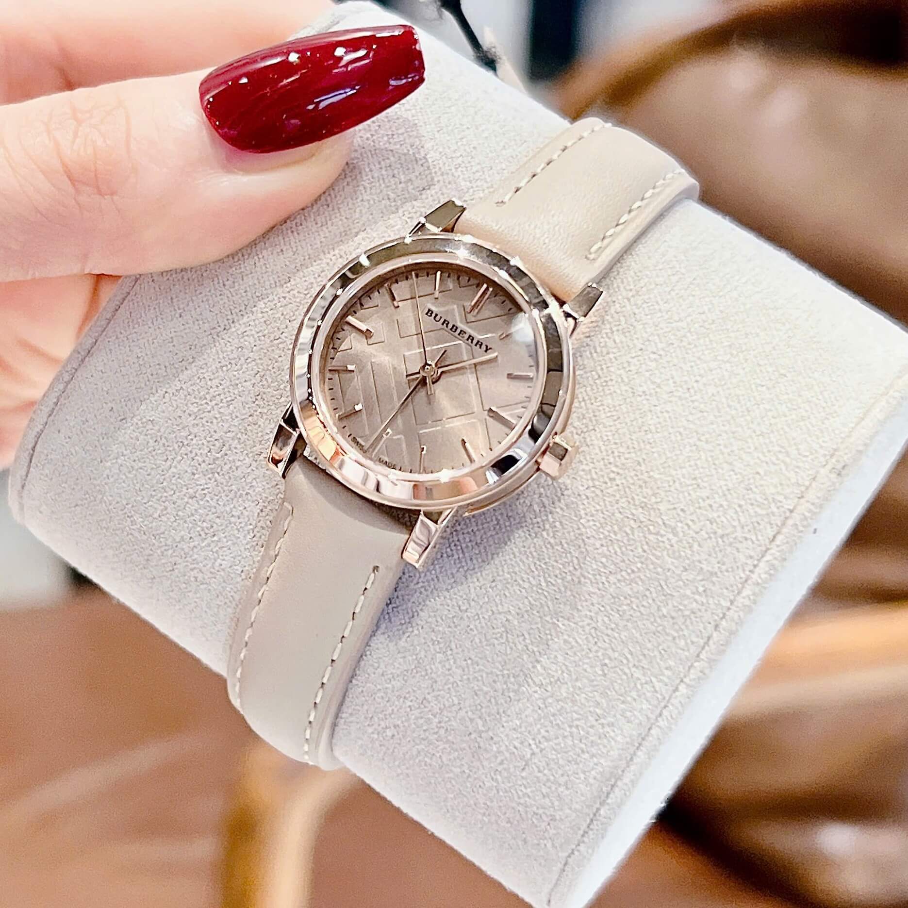 Đồng Hồ Nữ Burberry BU9210 Dây Da Màu Be Vỏ Rose Máy Thụy Sĩ Quartz Size 26mm