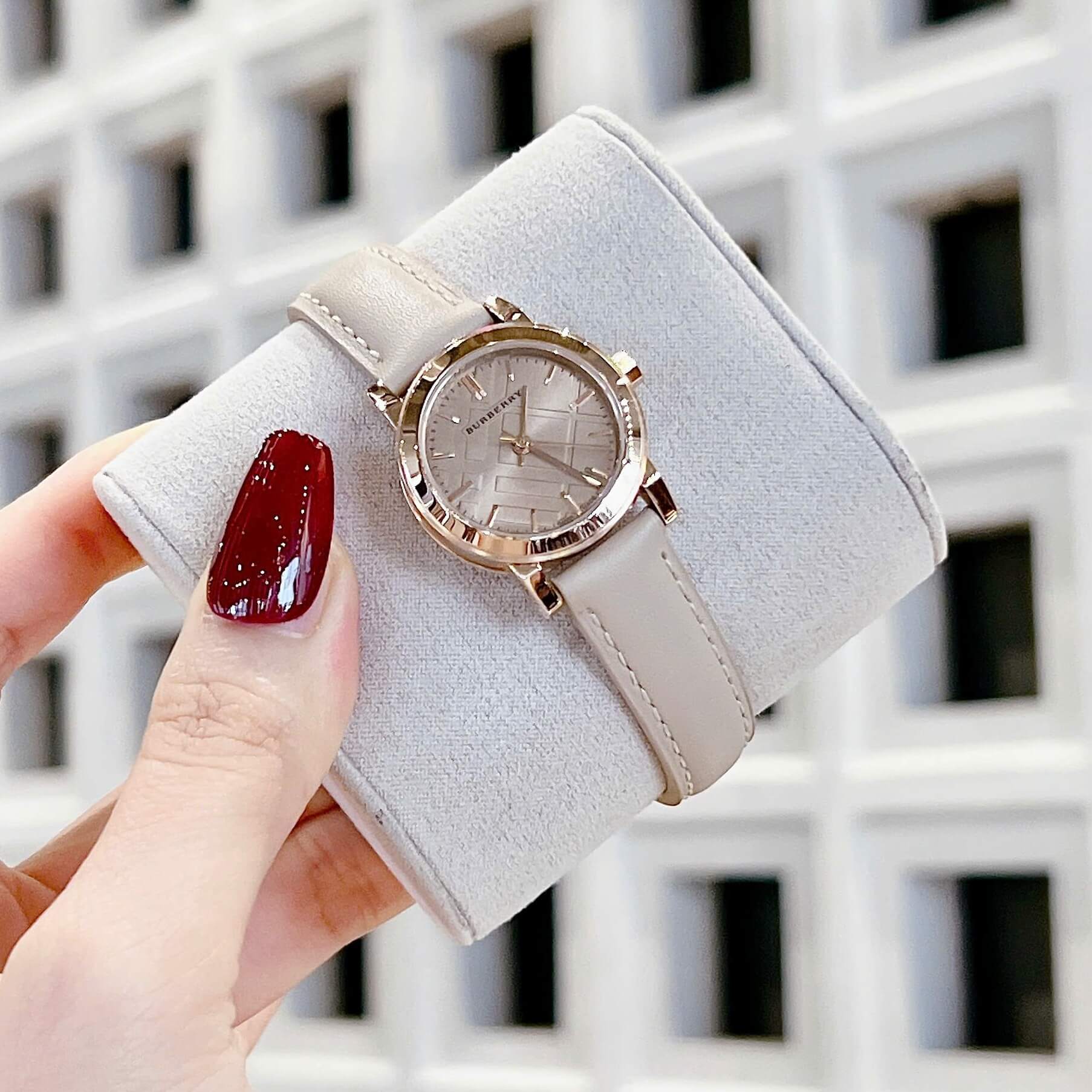 Đồng Hồ Nữ Burberry BU9210 Dây Da Màu Be Vỏ Rose Máy Thụy Sĩ Quartz Size 26mm