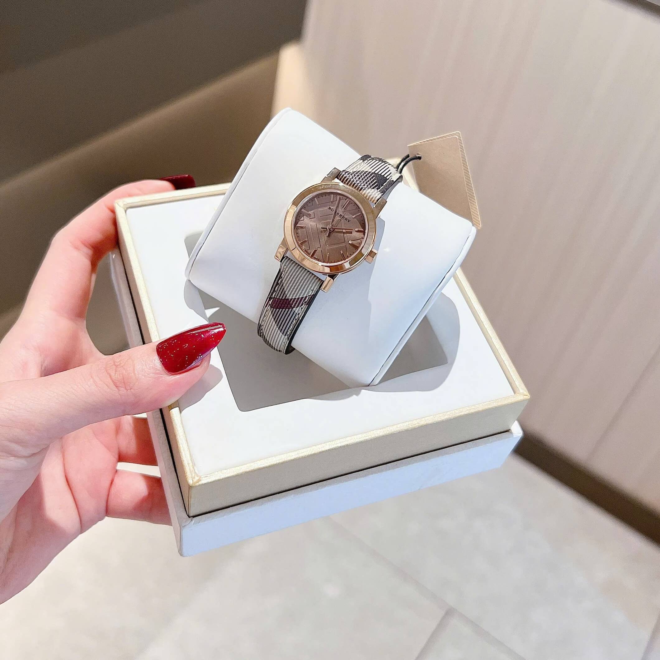 Đồng Hồ Nữ Burberry BU9236 Dây Da Caro Vỏ Vàng Hồng Size 26mm Quartz Thụy Sĩ