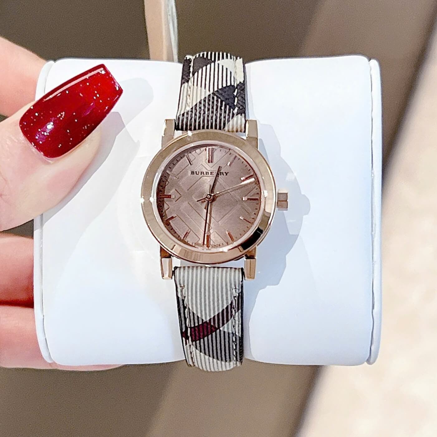 Đồng Hồ Nữ Burberry BU9236 Dây Da Caro Vỏ Vàng Hồng Size 26mm Quartz Thụy Sĩ