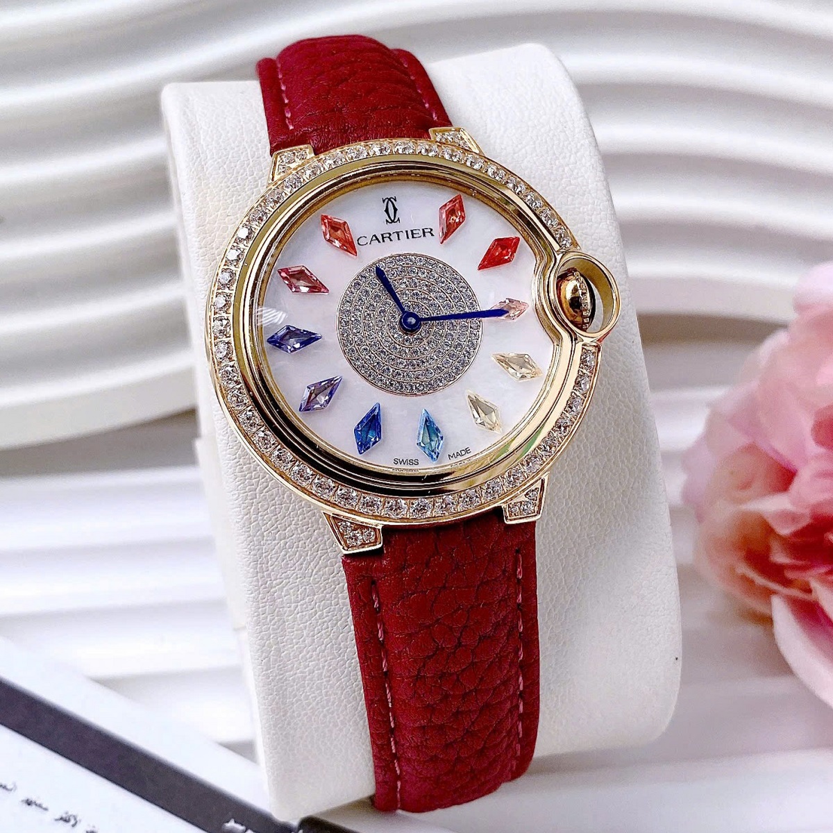 Đồng Hồ Nữ Cartier Dây Da Đỏ Đính Đá Màu Vỏ Gold Size 35mm