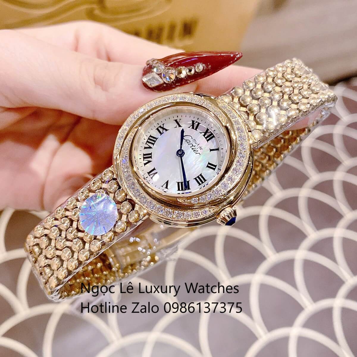 Đồng Hồ Nữ Cartier Trinity Vintage Dây Kim Loại Màu Vàng Gold Kim Xanh Đính Đá Siêu Cấp Size 35mm