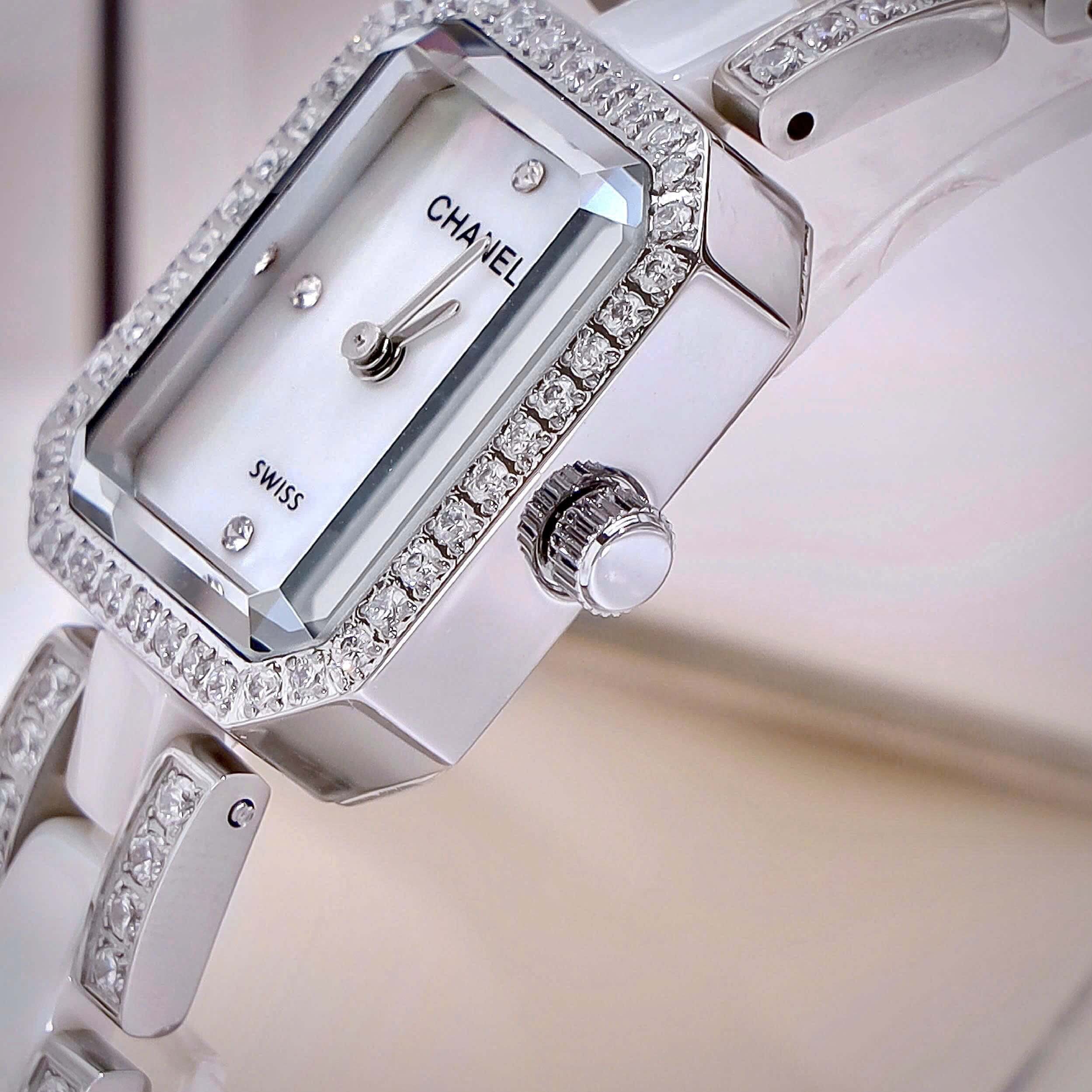 Đồng Hồ Nữ Chanel Boy Friend Dây Kim Loại Silver Mix Đá Ceramic Trắng Mặt Viền Đá Size 20x28mm - Quartz