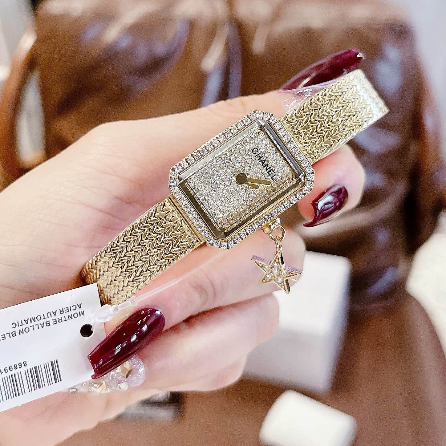 Đồng Hồ Nữ Chanel Boy Friend Dây Mesh Mix Charm Màu Vàng Gold Mặt Khảm Xà Cừ Size 20x28mm - Quartz