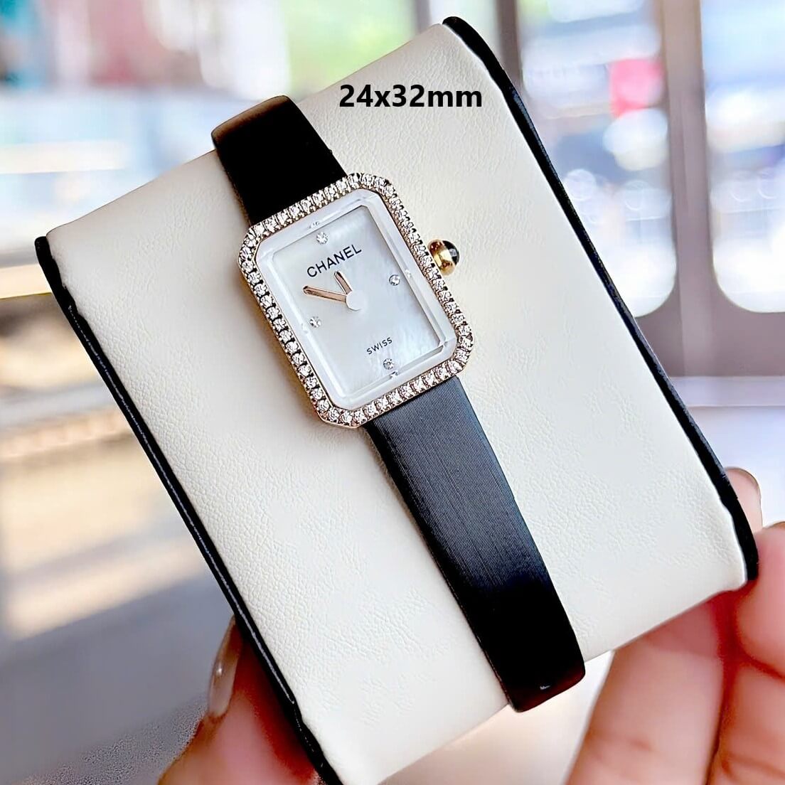 Đồng Hồ Nữ Chanel Dây Da Lụa Đen Mặt Vuông Màu Trắng Xà Cừ Viền Đá Size 24x32mm Vỏ Gold