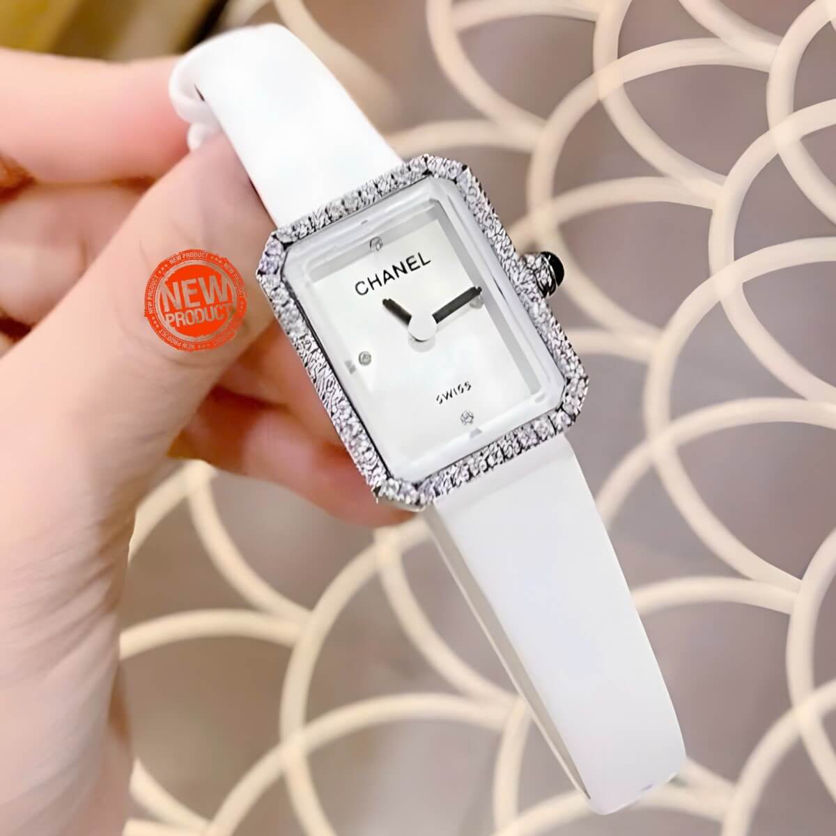 Đồng Hồ Nữ Chanel Dây Da Lụa Trắng Mặt Vuông Màu Trắng Xà Cừ Viền Đá Size 24x32mm Vỏ Silver