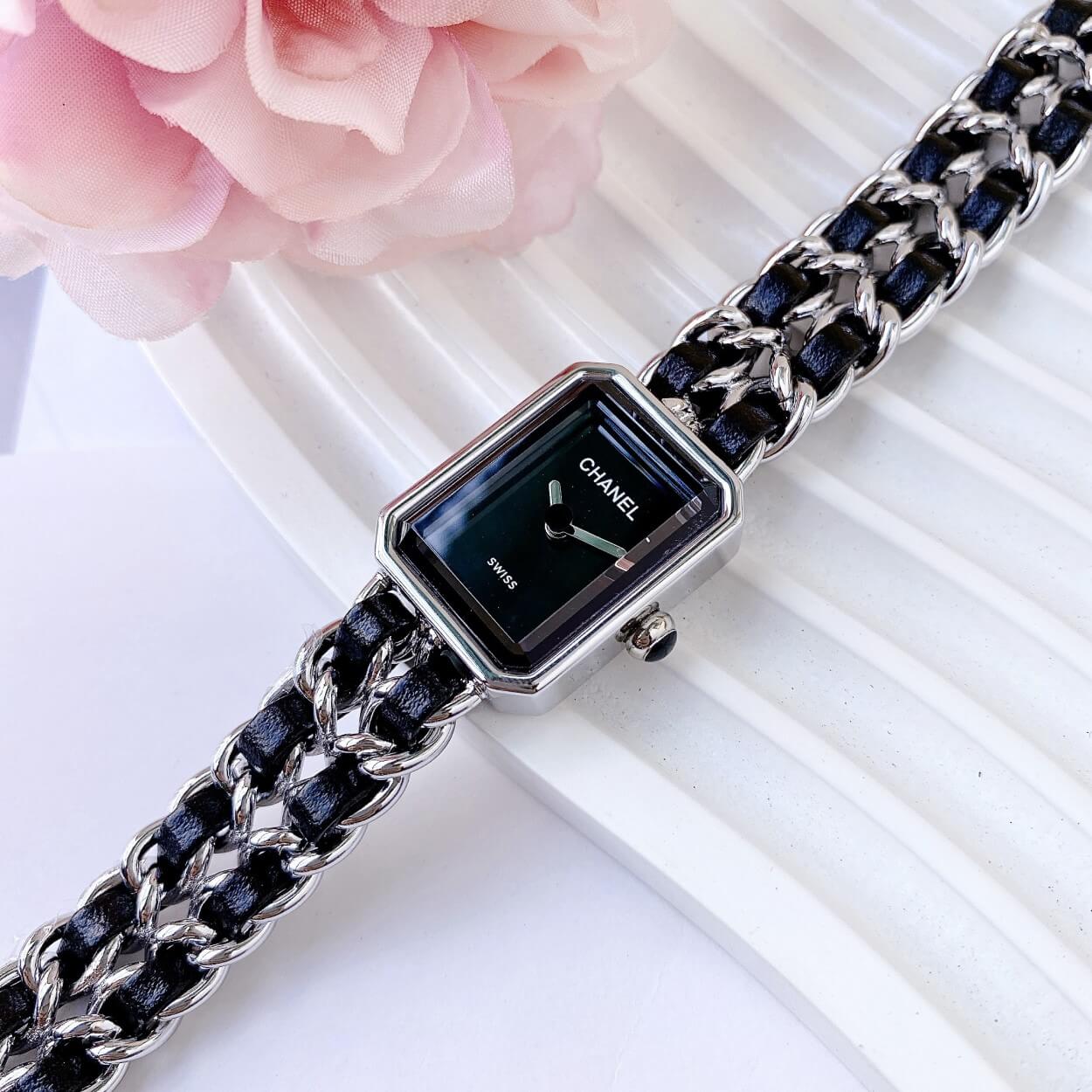 Đồng Hồ Nữ Chanel Première Dây Xích Kim Loại Silver Mix Da Đen Size 20x28mm