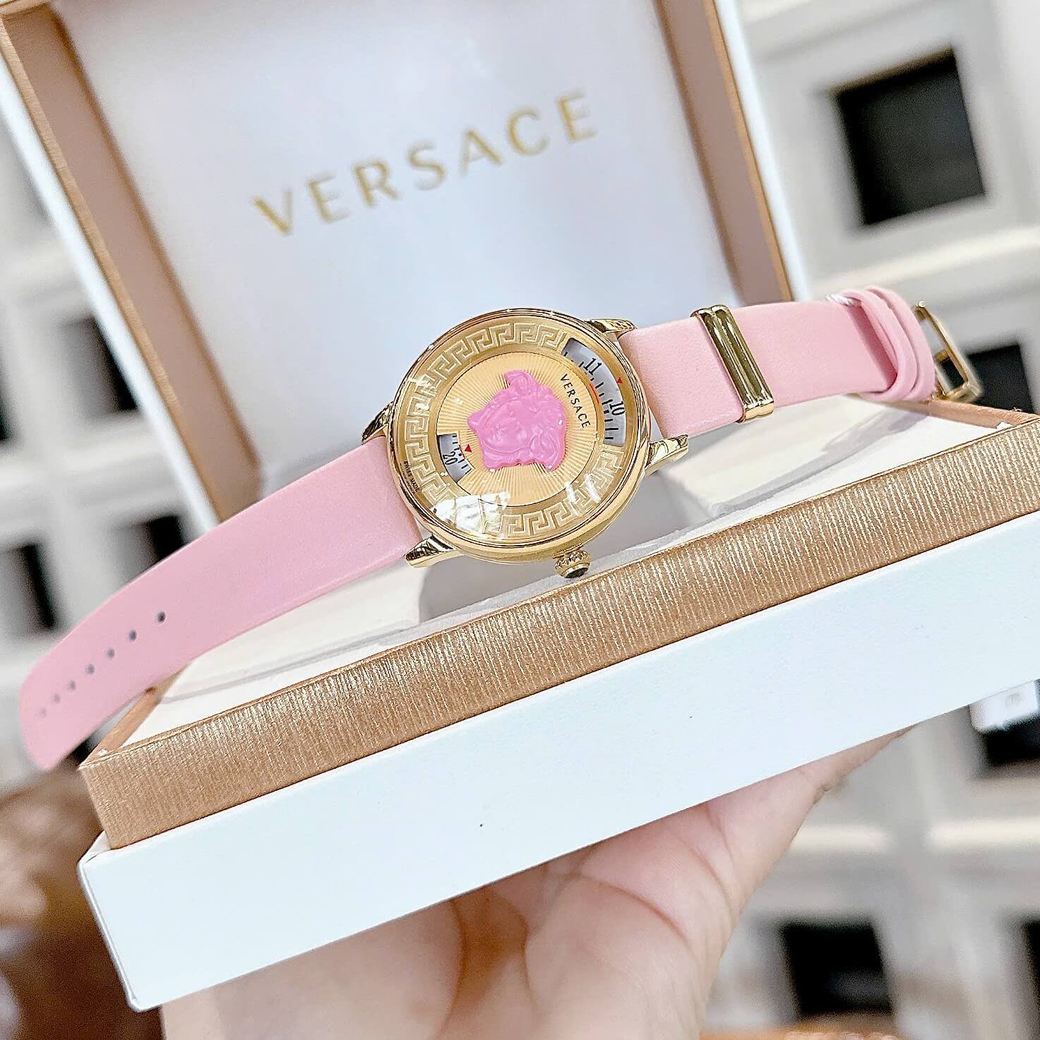 Đồng Hồ Nữ Versace Medusa Icon Dây Da Hồng Size 38mm – Máy Pin Japan | New Season 2026