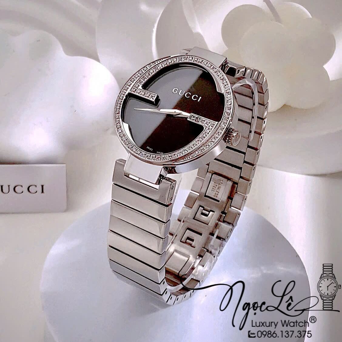 Đồng Hồ Nữ Gucci Dây Kim Loại Silver Mặt Đen Dáng Lắc Tay Đính Đá Size 37mm