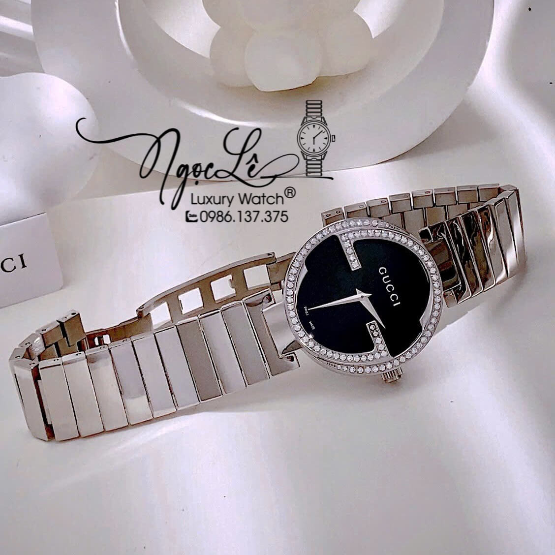 Đồng Hồ Nữ Gucci Dây Kim Loại Silver Mặt Đen Dáng Lắc Tay Đính Đá Size 37mm