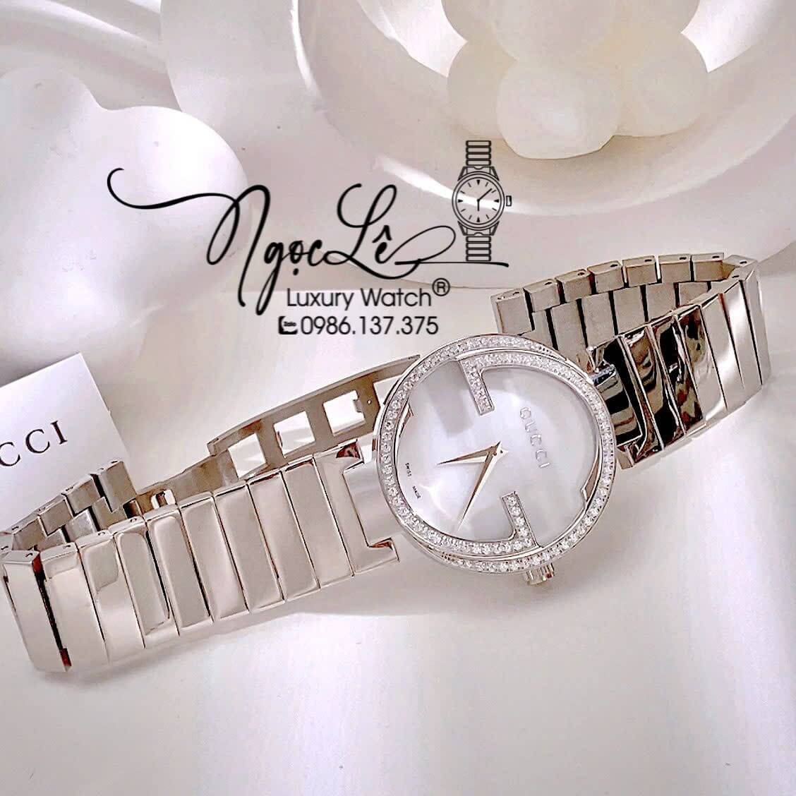 Đồng Hồ Nữ Gucci Dây Kim Loại Silver Mặt Trắng Ngà Dáng Lắc Tay Đính Đá Size 37mm