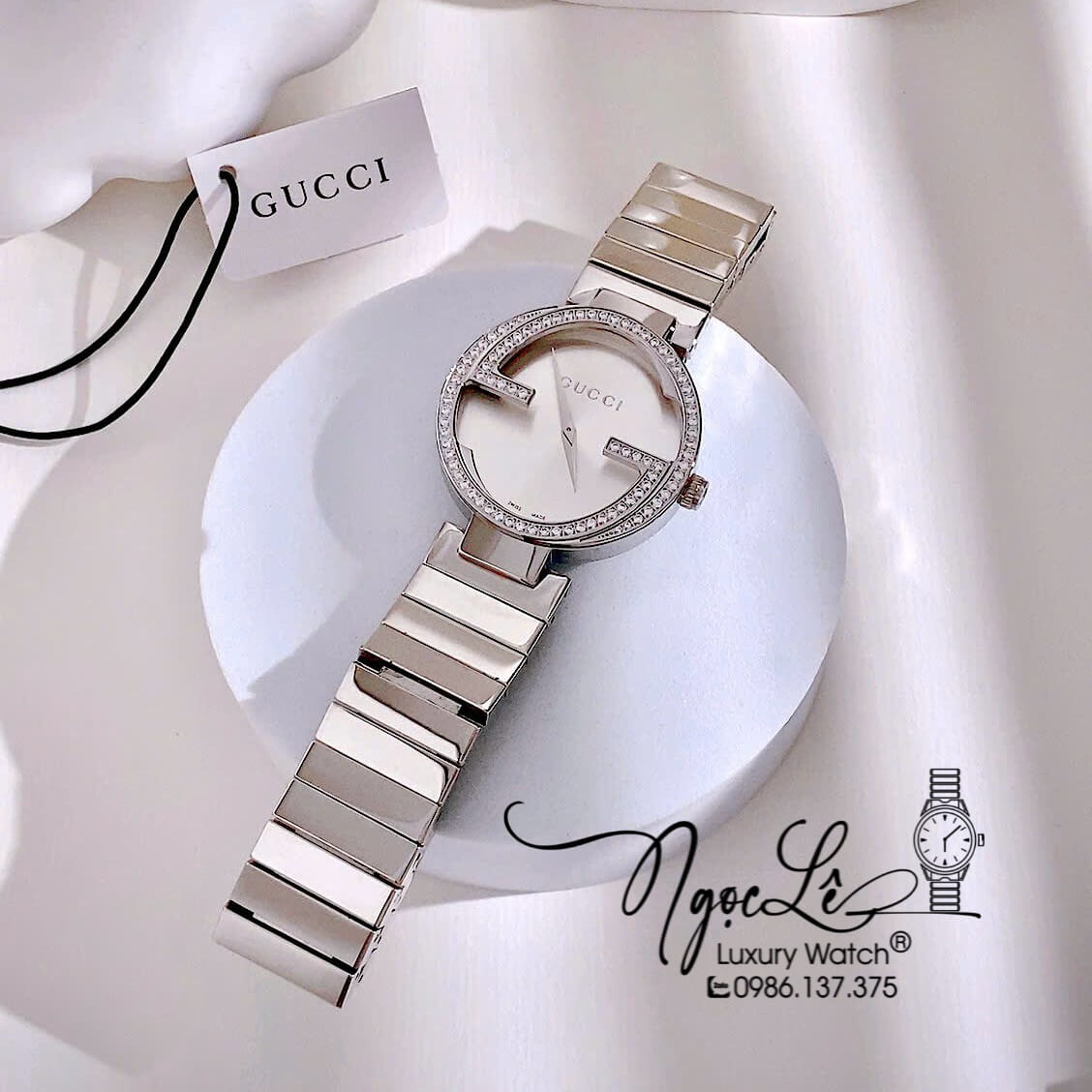 Đồng Hồ Nữ Gucci Dây Kim Loại Silver Mặt Trắng Ngà Dáng Lắc Tay Đính Đá Size 37mm