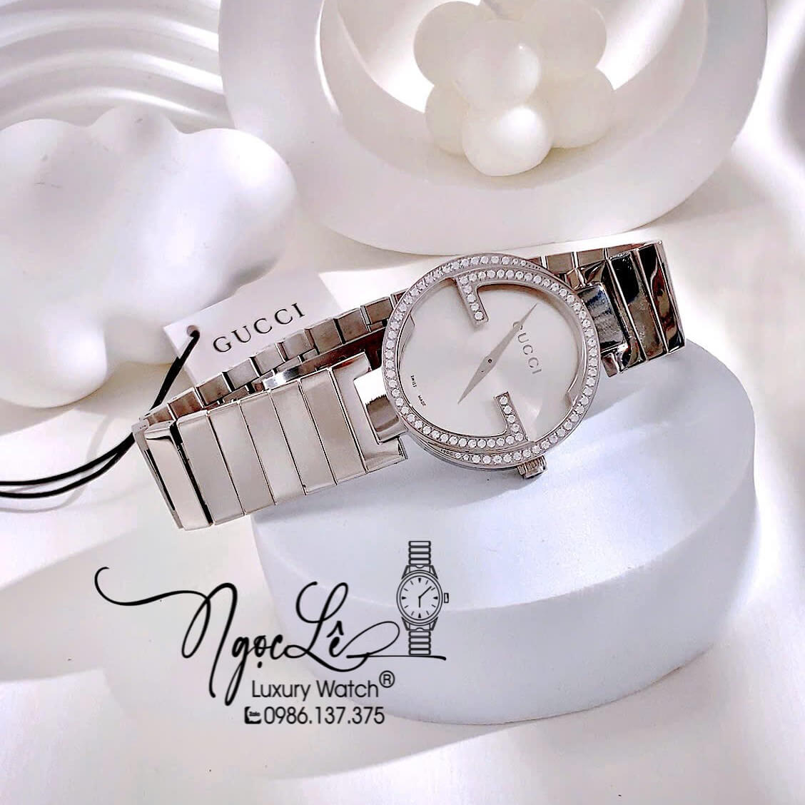 Đồng Hồ Nữ Gucci Dây Kim Loại Silver Mặt Trắng Ngà Dáng Lắc Tay Đính Đá Size 37mm