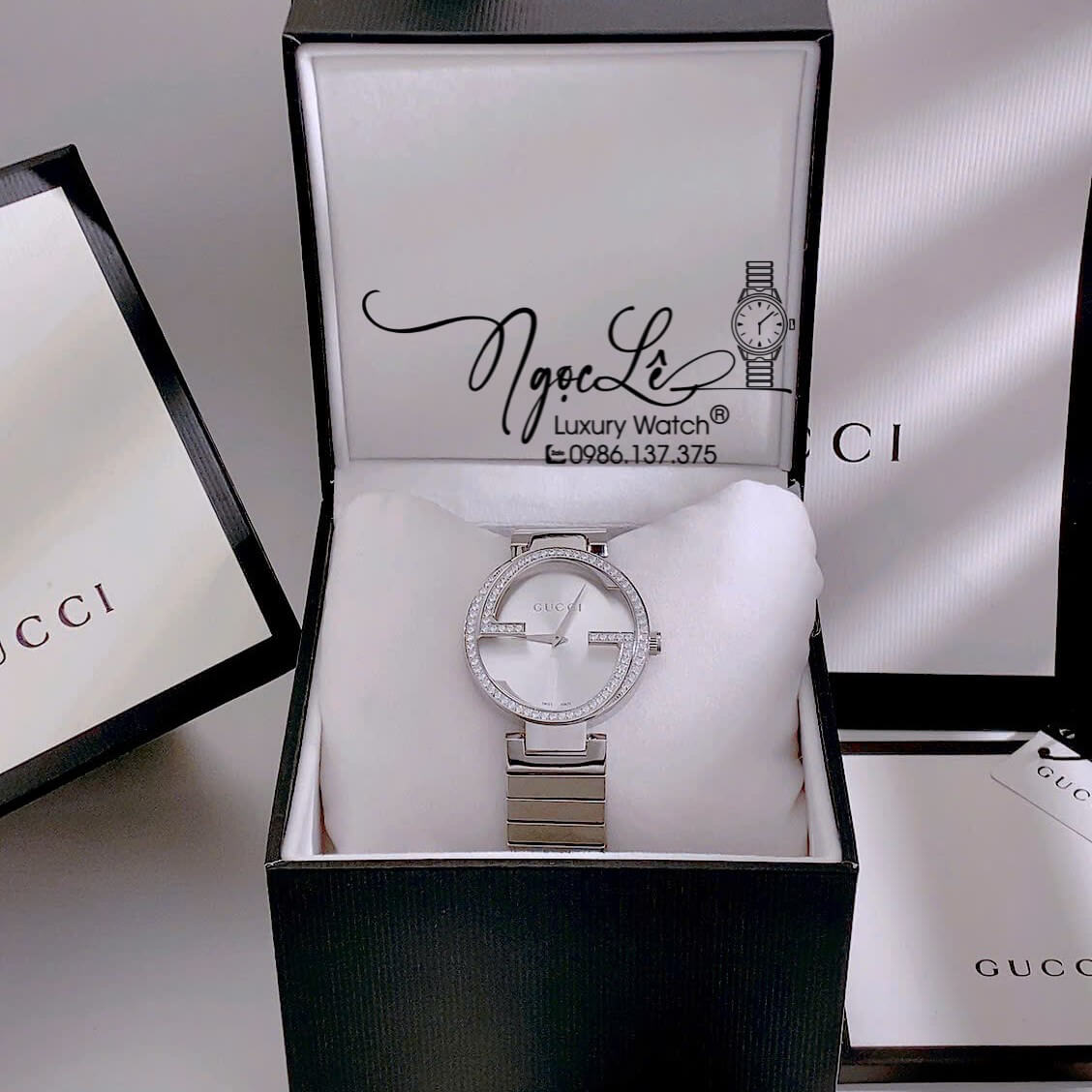 Đồng Hồ Nữ Gucci Dây Kim Loại Silver Mặt Trắng Ngà Dáng Lắc Tay Đính Đá Size 37mm