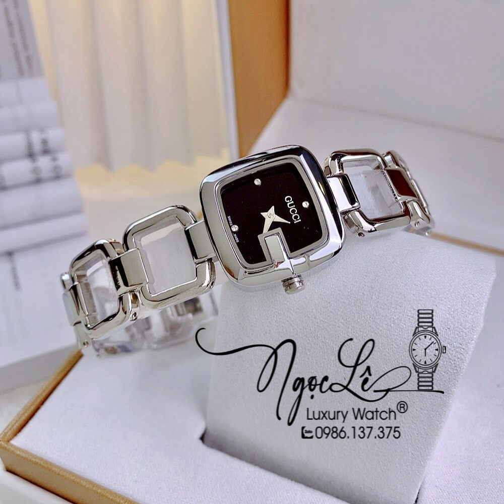 Đồng Hồ Nữ Gucci G-Gucci Dây Kim Loại Dáng Lắc Tay Silver Mặt Đen Size 32mm