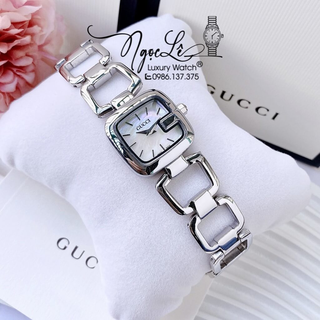Đồng Hồ Nữ Gucci G-Gucci Dây Kim Loại Dáng Lắc Tay Silver Mặt Trắng Size 32mm