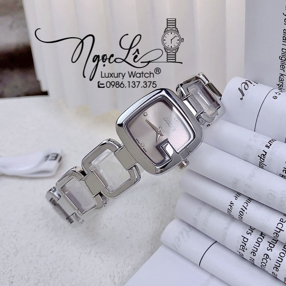 Đồng Hồ Nữ Gucci G-Gucci Dây Kim Loại Dáng Lắc Tay Silver Mặt Xám Size 32mm