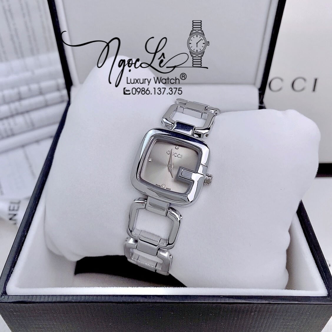 Đồng Hồ Nữ Gucci G-Gucci Dây Kim Loại Dáng Lắc Tay Silver Mặt Xám Size 32mm