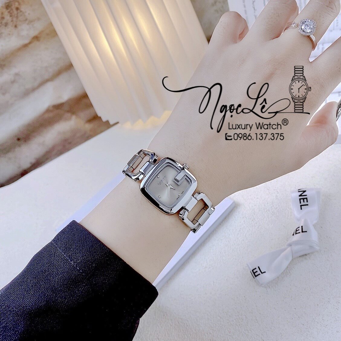 Đồng Hồ Nữ Gucci G-Gucci Dây Kim Loại Dáng Lắc Tay Silver Mặt Xám Size 32mm