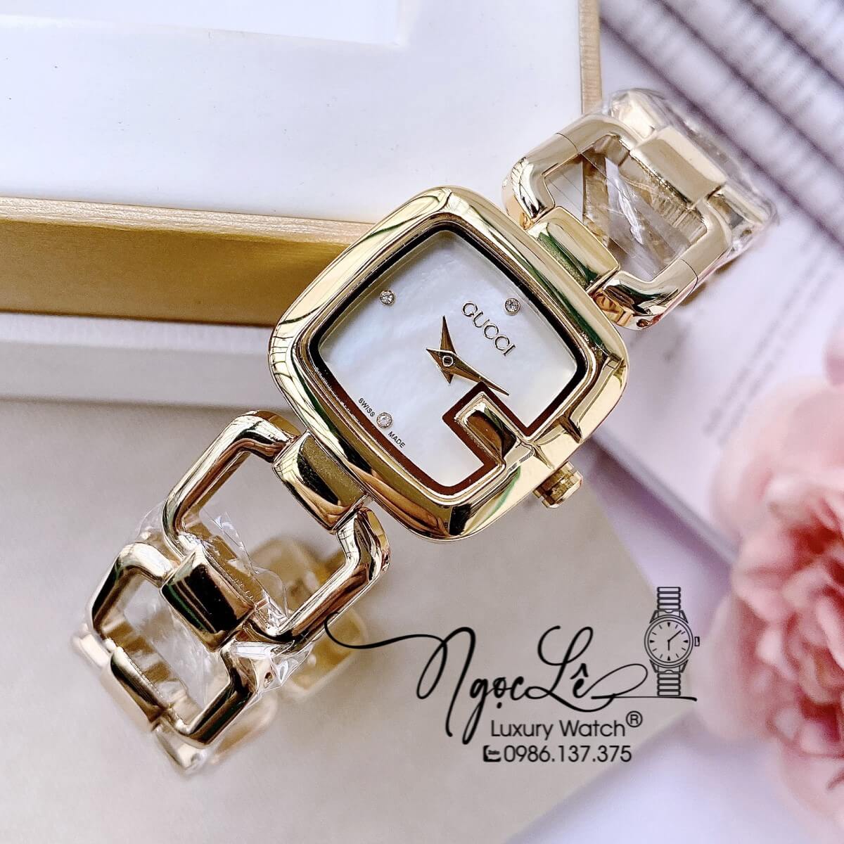 Đồng Hồ Nữ Gucci G-Gucci Dây Kim Loại Dáng Lắc Tay Vàng Mặt Trắng Size 32mm
