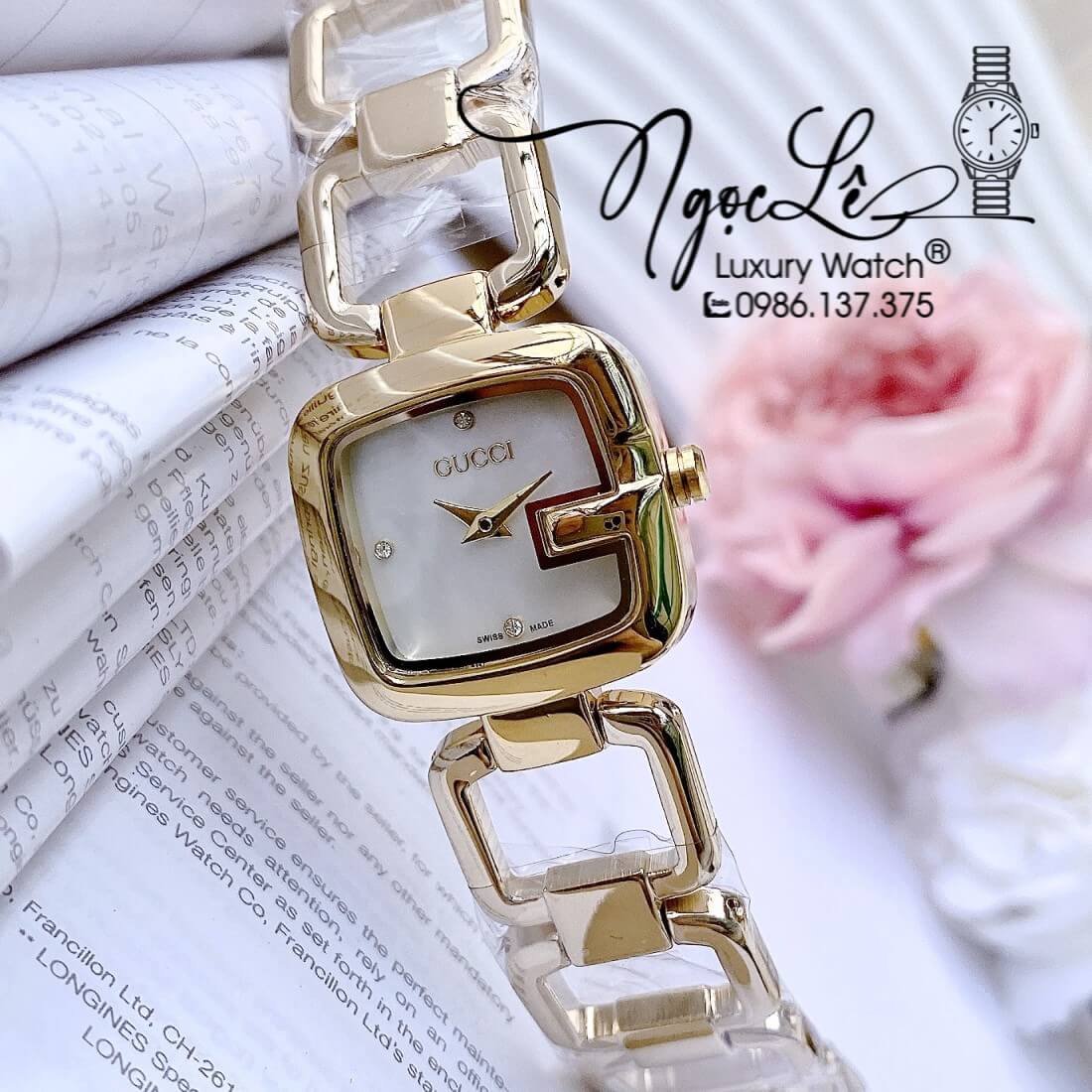 Đồng Hồ Nữ Gucci G-Gucci Dây Kim Loại Dáng Lắc Tay Vàng Mặt Trắng Size 32mm
