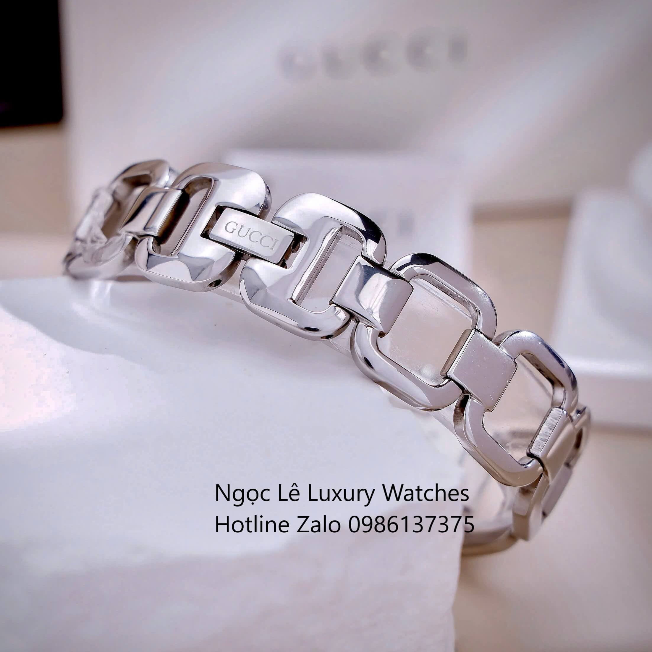 Đồng Hồ Nữ Gucci G-Gucci Dây Lắc Tay Màu Bạc Mặt Đen Size 32mm Full Box