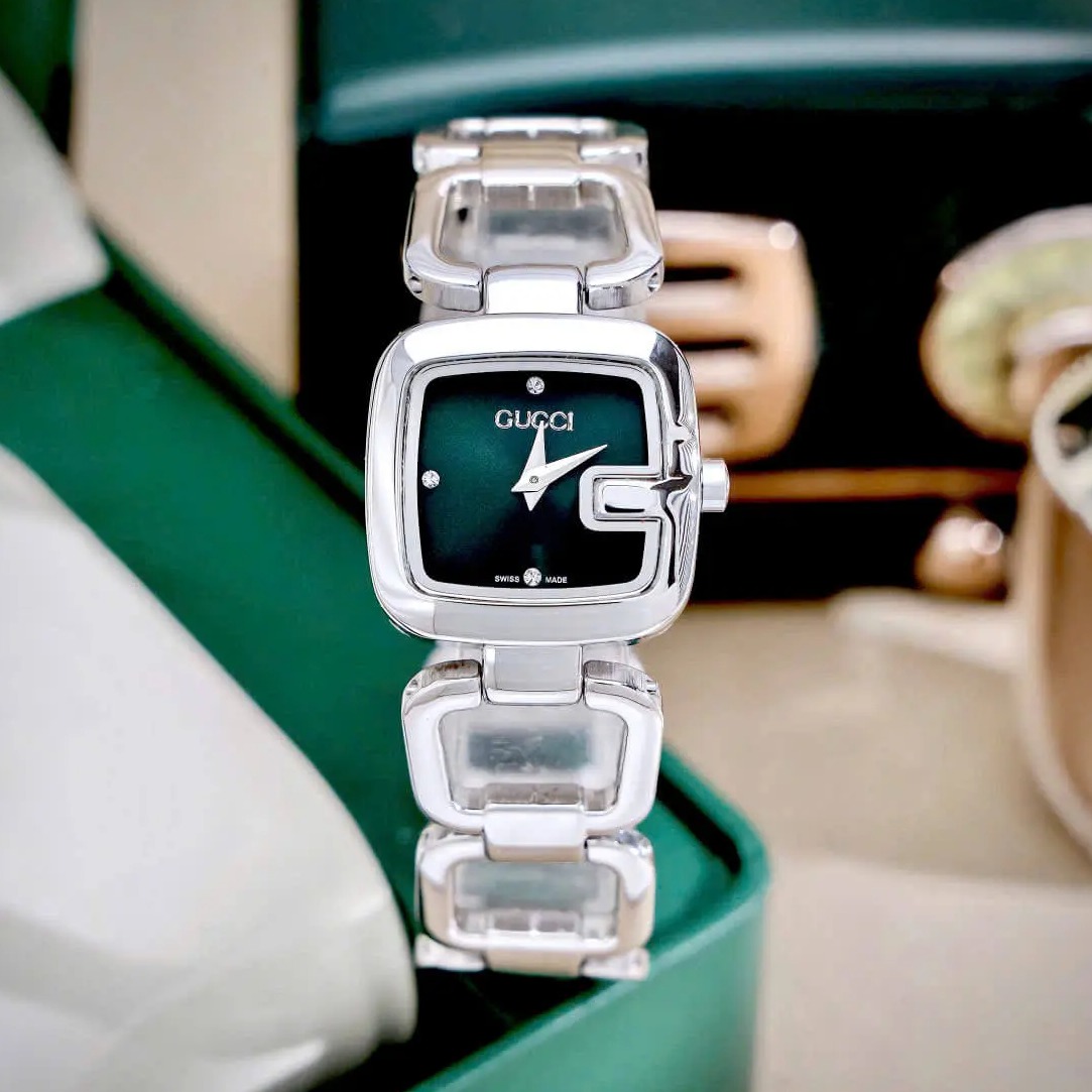 Đồng Hồ Nữ Gucci G-Gucci Dây Lắc Tay Màu Bạc Mặt Xanh Rêu Size 32mm