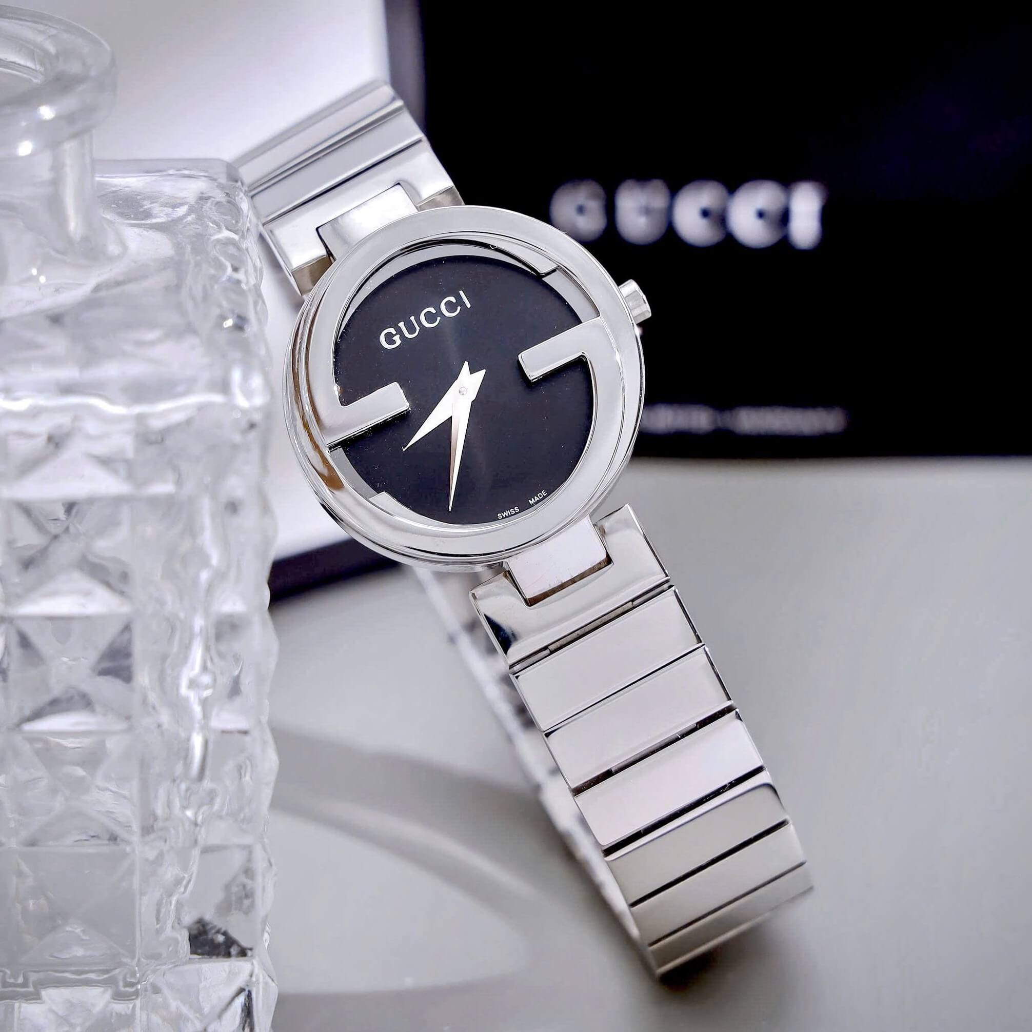 Đồng Hồ Nữ Gucci Interlocking Dây Kim Loại Bạc Mặt Đen Size 28mm - Quartz Japan