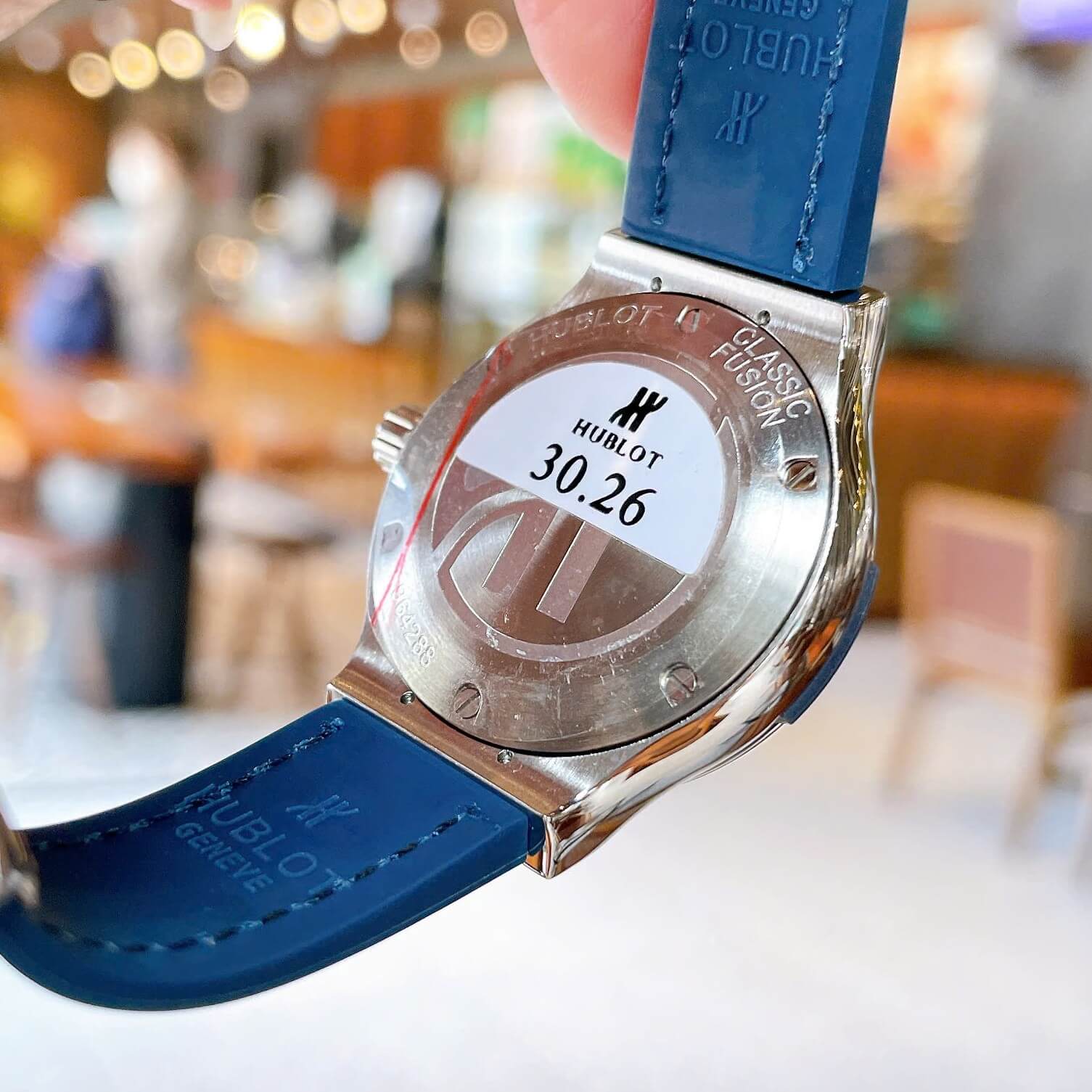 Đồng Hồ Nữ Hublot Classic Fusion Dây Cao Su Xanh Navy Viền Đá Size 30mm Máy Pin Miyota Nhật - Vỏ Silver