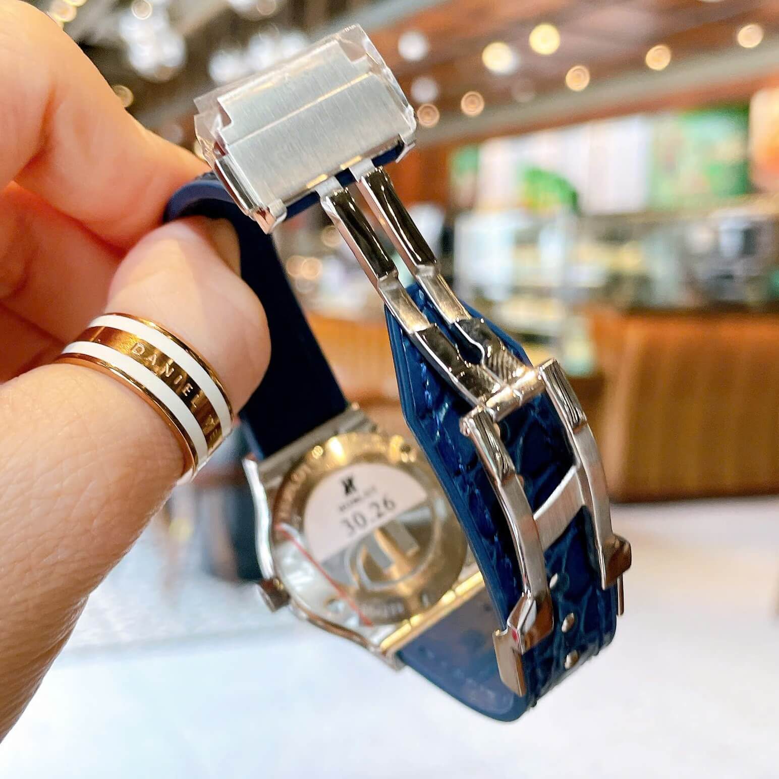 Đồng Hồ Nữ Hublot Classic Fusion Dây Cao Su Xanh Navy Đính Đá Size 30mm Máy Pin Miyota Nhật - Vỏ Silver
