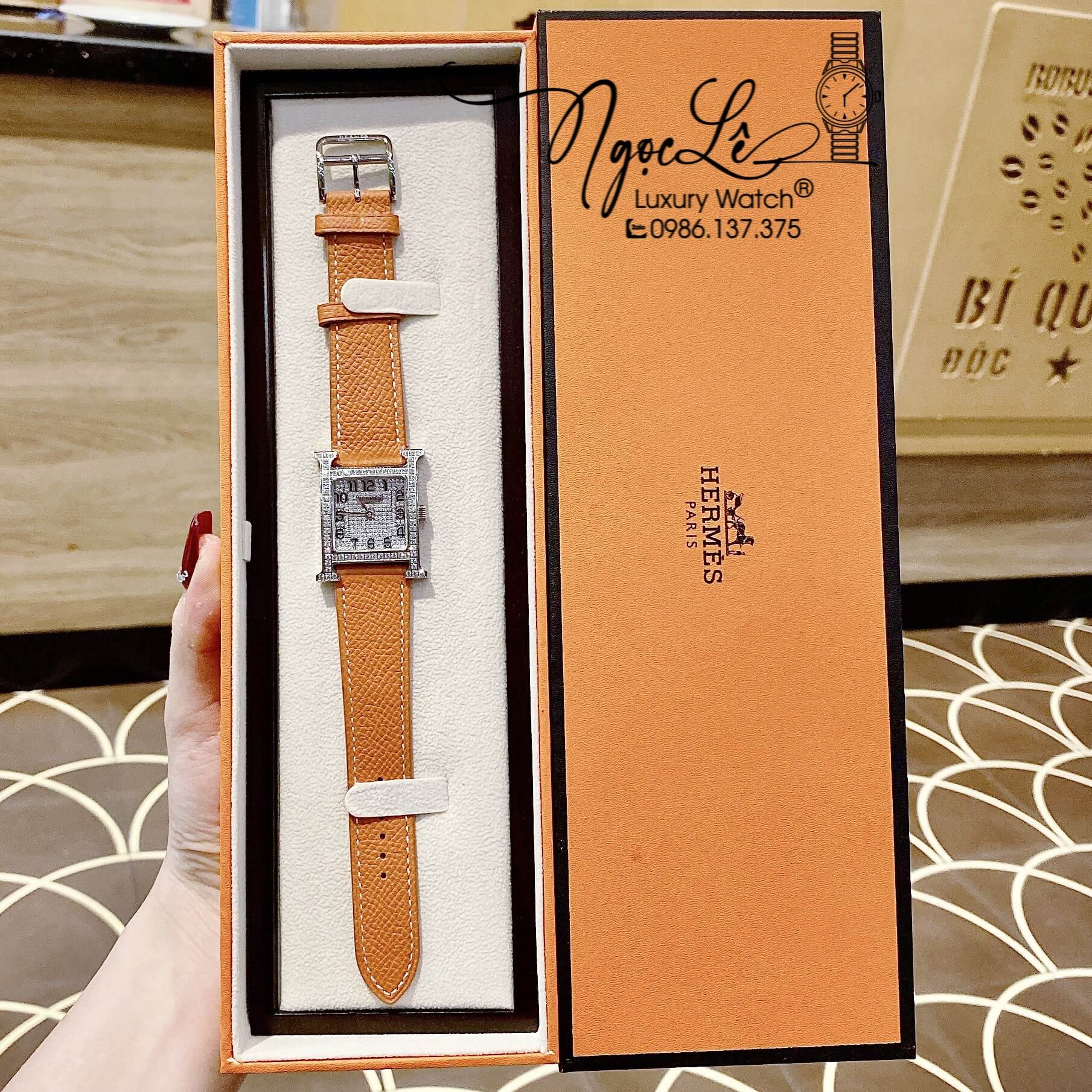 Đồng Hồ Nữ Hermes H Dây Da Màu Cam Mặt Vuông Đính Đá Size 26x26mm