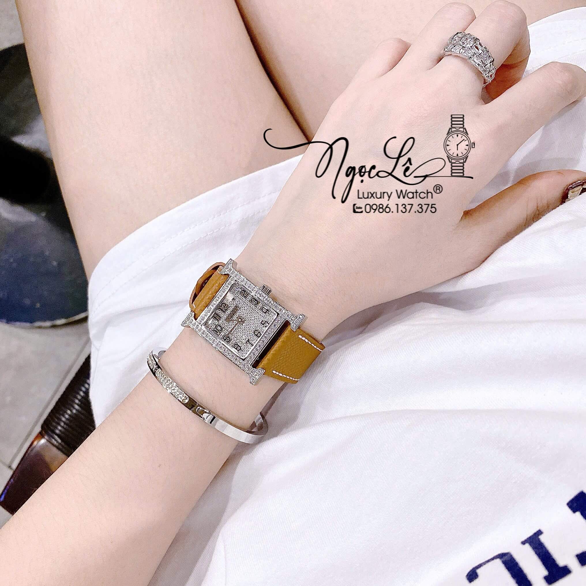 Đồng Hồ Nữ Hermes H Dây Da Màu Nâu Bò Mặt Vuông Đính Đá Size 26x26mm