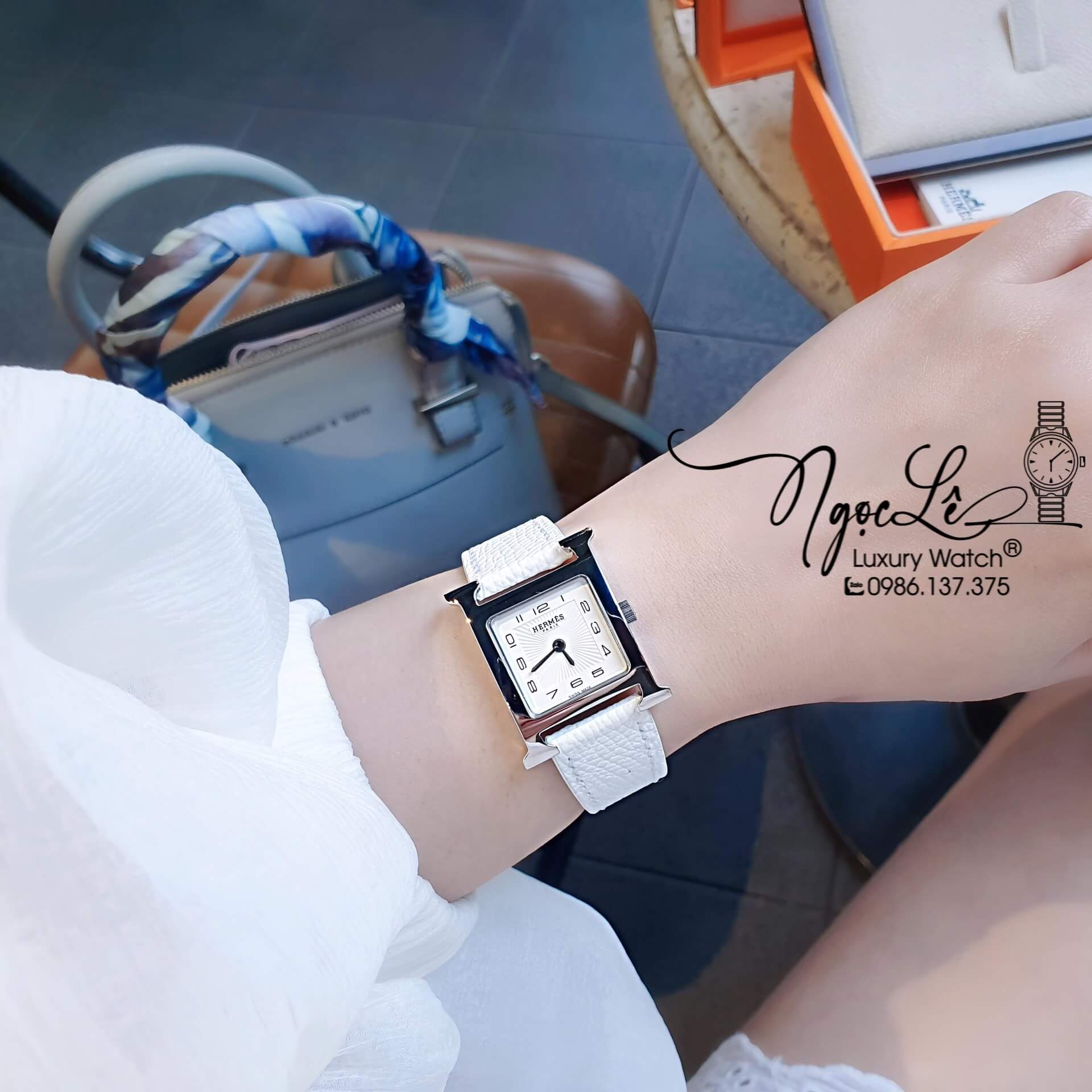 Đồng Hồ Nữ Hermes H Hour Dây Da Màu Trắng Vỏ Bạc Silver Size 21x21mm
