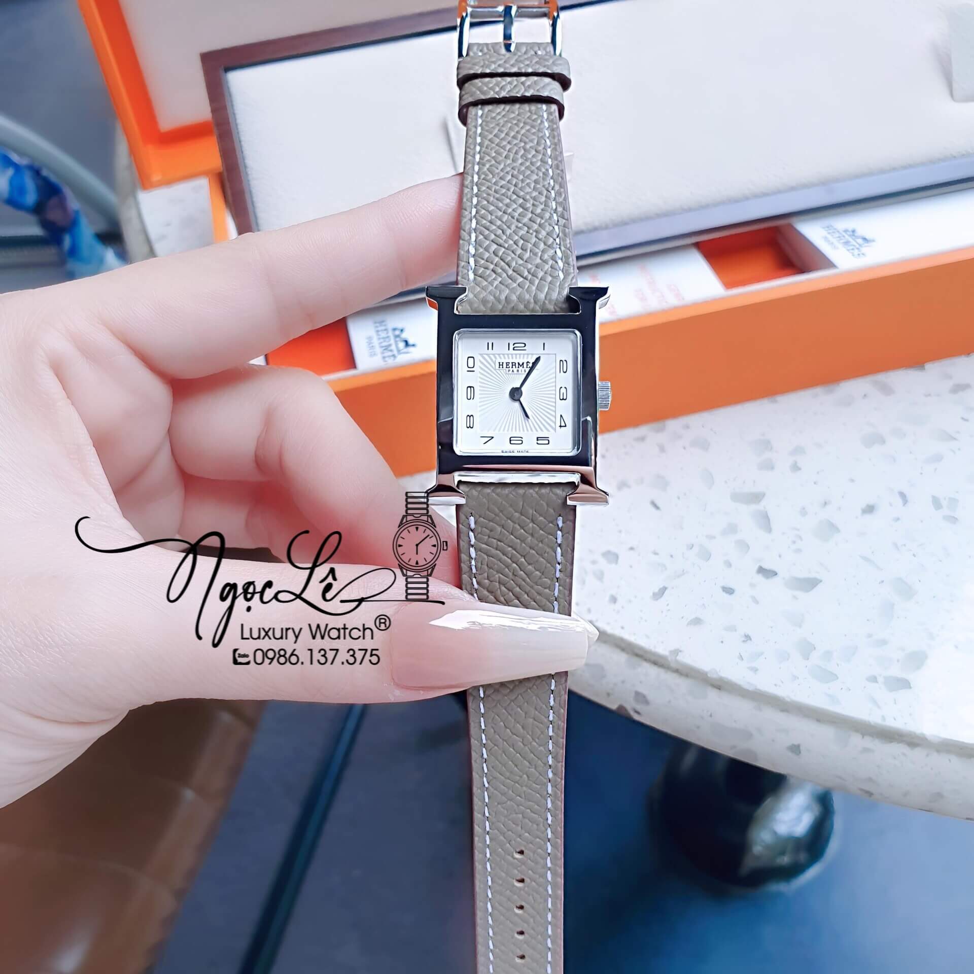 Đồng Hồ Nữ Hermes H Hour Dây Da Màu Xám Vỏ Bạc Silver Size 21x21mm