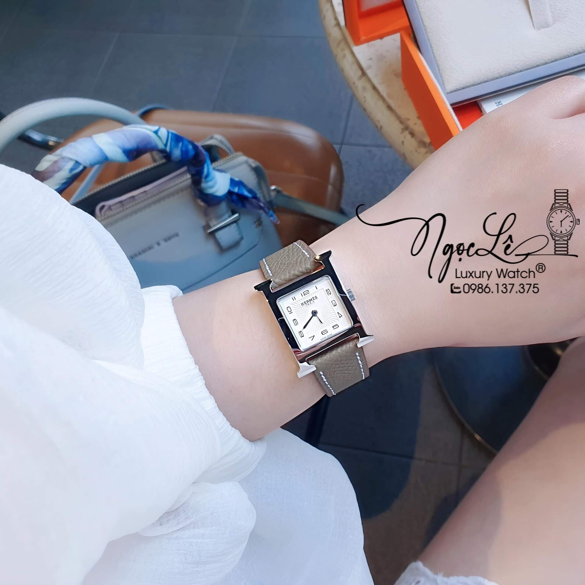Đồng Hồ Nữ Hermes H Hour Dây Da Màu Xám Vỏ Bạc Silver Size 21x21mm