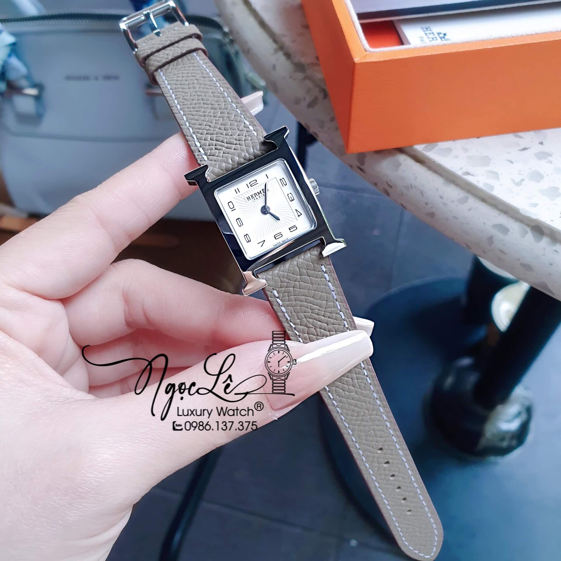 Đồng Hồ Nữ Hermes H Hour Dây Da Màu Xám Vỏ Bạc Silver Size 21x21mm
