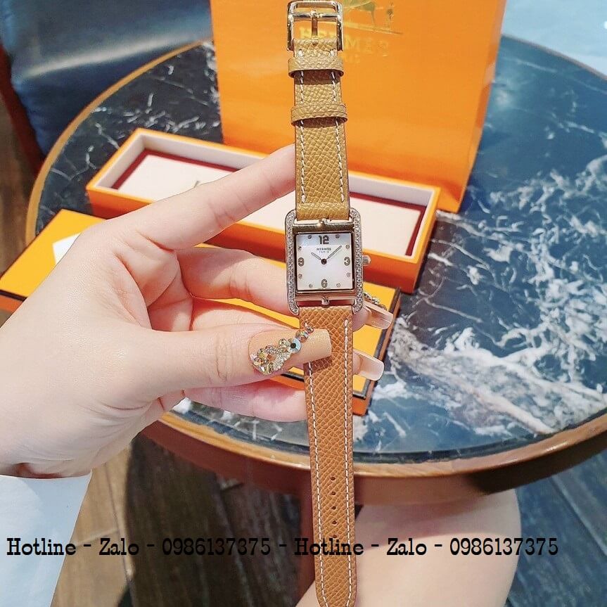 Đồng Hồ Hermes Nữ Dây Da Cam Nhạt Đính Đá Silver 24x25mm