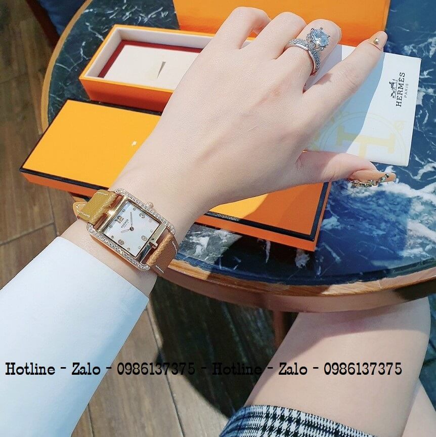 Đồng Hồ Hermes Nữ Dây Da Cam Nhạt Đính Đá Silver 24x25mm