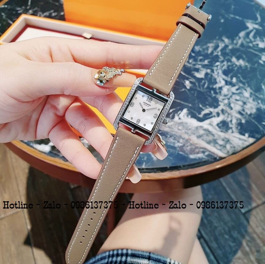 Đồng Hồ Hermes Nữ Dây Da Nude Đính Đá Silver 24x25mm