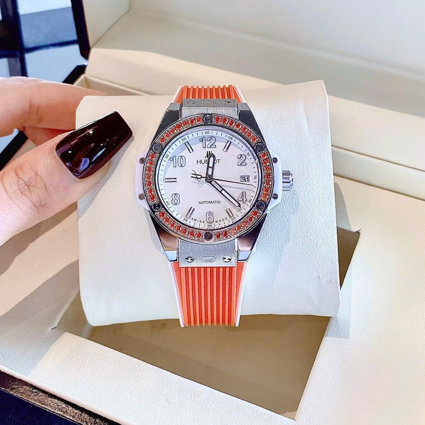 Đồng Hồ Nữ Hublot Big Bang Dây Cao Su Cam Đính Đá Màu Cam Size 39mm Vỏ Silver