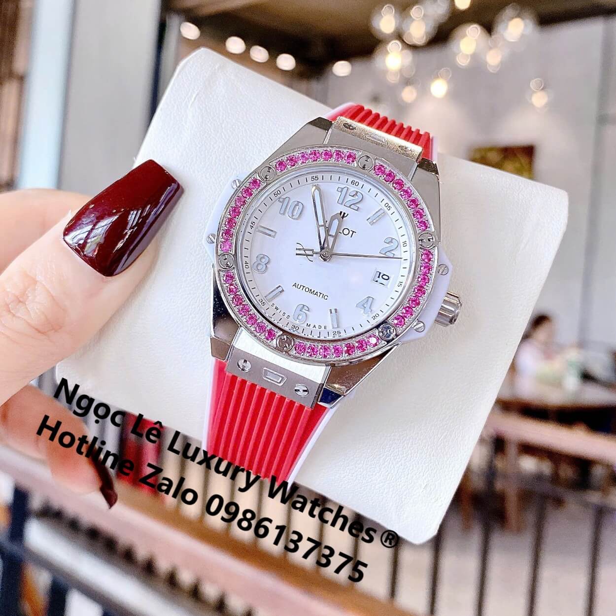 Đồng Hồ Nữ Hublot Big Bang Dây Cao Su Đỏ Viền Đá Hồng Size 39mm Vỏ Silver