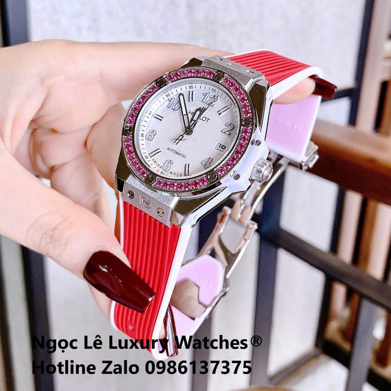 Đồng Hồ Nữ Hublot Big Bang Dây Cao Su Đỏ Viền Đá Hồng Size 39mm Vỏ Silver