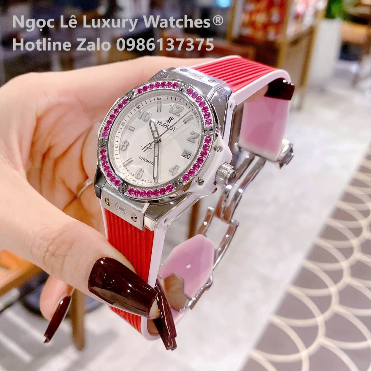 Đồng Hồ Nữ Hublot Big Bang Dây Cao Su Đỏ Viền Đá Hồng Size 39mm Vỏ Silver