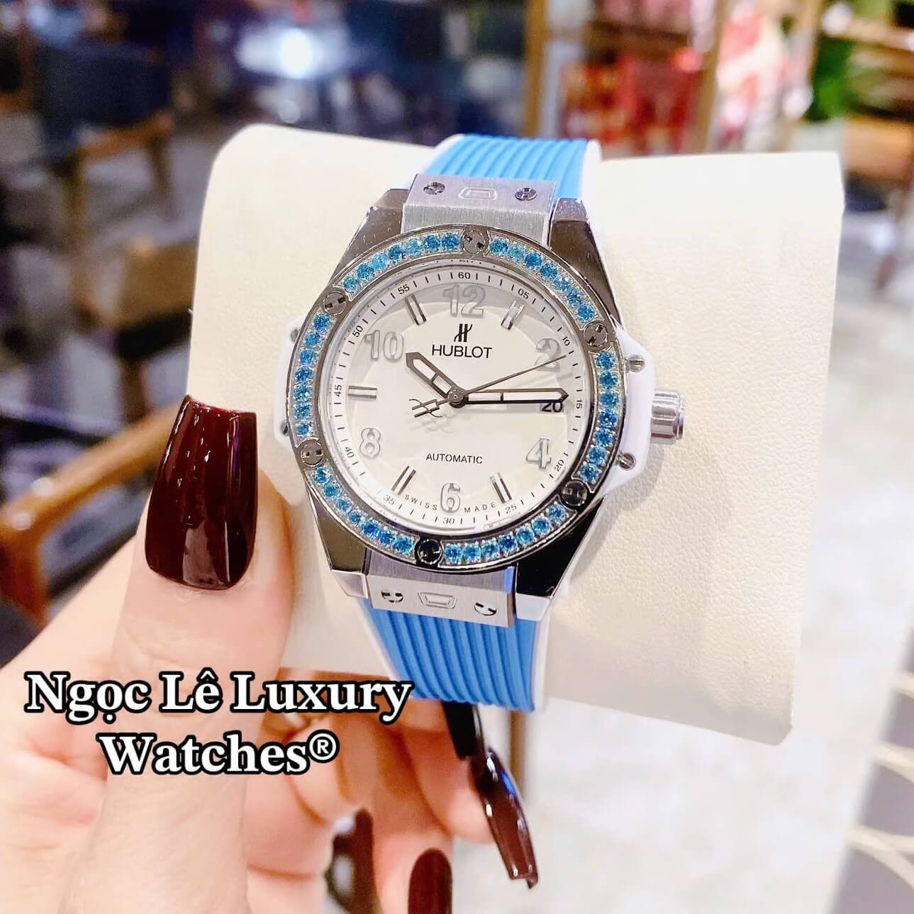 Đồng Hồ Nữ Hublot Big Bang Dây Cao Su Xanh Da Trời Đính Đá Cùng Tone Size 39mm Vỏ Silver