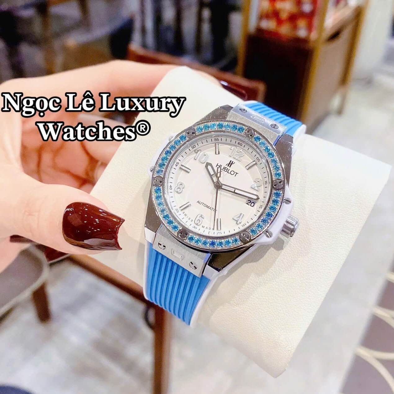 Đồng Hồ Nữ Hublot Big Bang Dây Cao Su Xanh Da Trời Đính Đá Cùng Tone Size 39mm Vỏ Silver