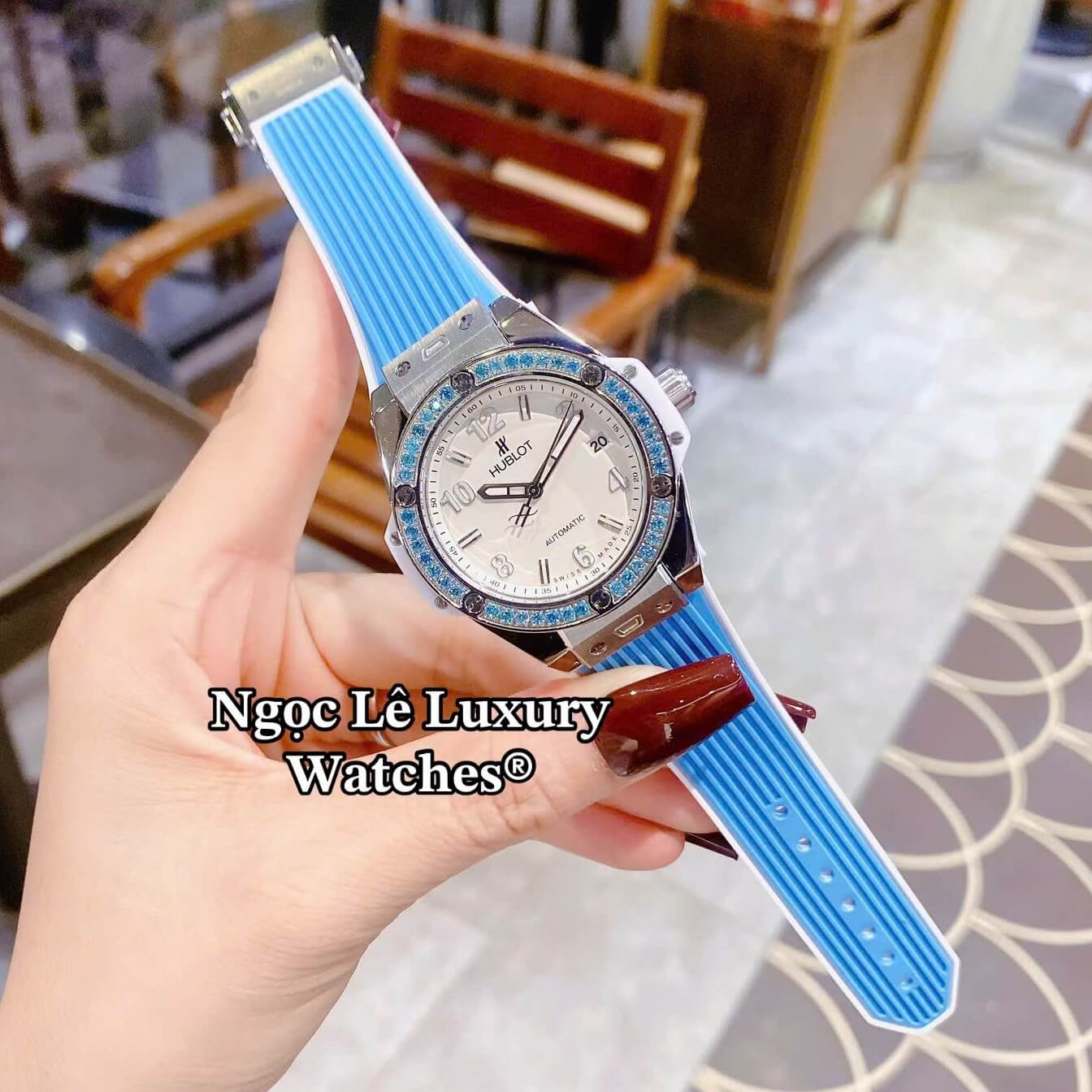 Đồng Hồ Nữ Hublot Big Bang Dây Cao Su Xanh Da Trời Đính Đá Cùng Tone Size 39mm Vỏ Silver