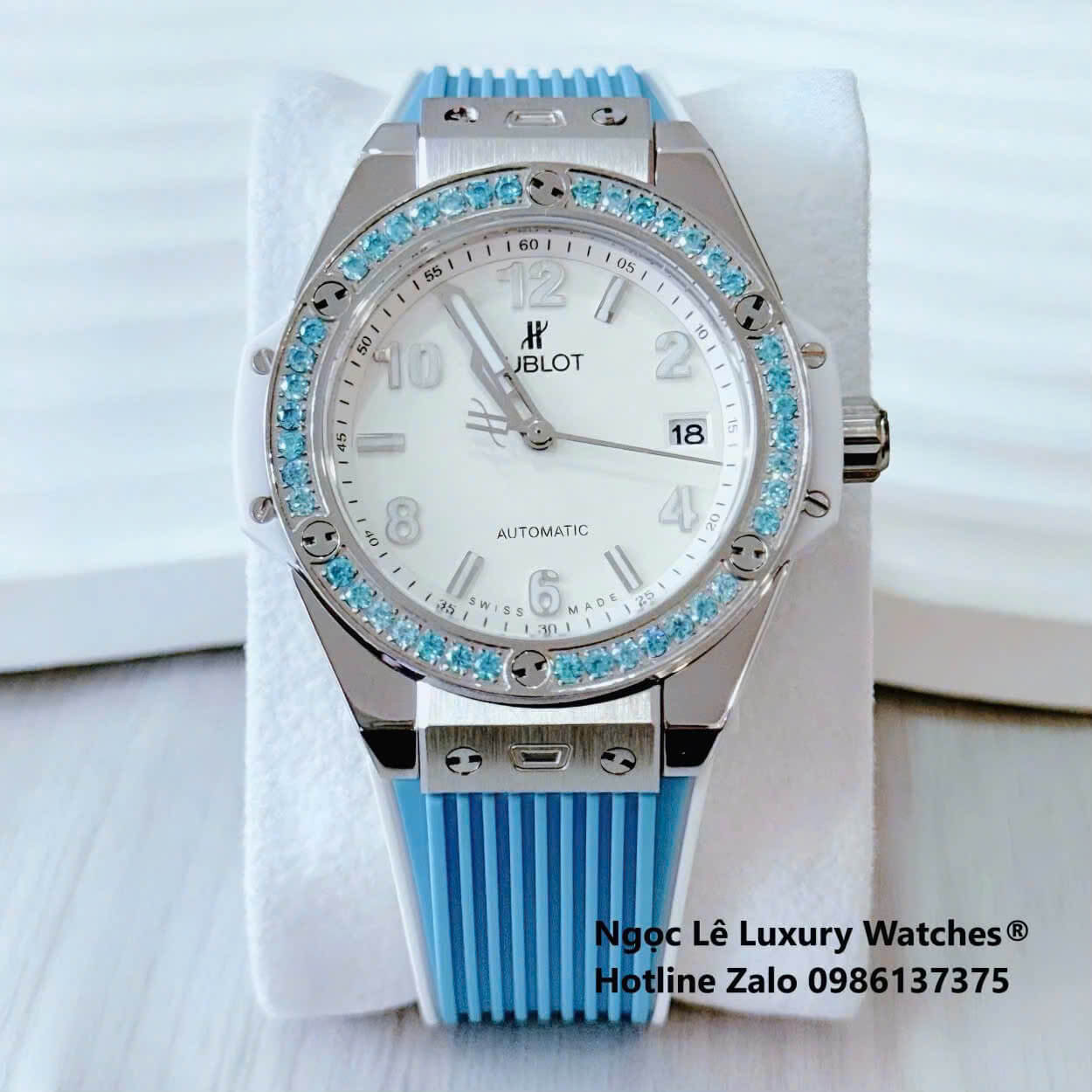 Đồng Hồ Nữ Hublot Big Bang Dây Cao Su Xanh Da Trời Đính Đá Cùng Tone Size 39mm Vỏ Silver