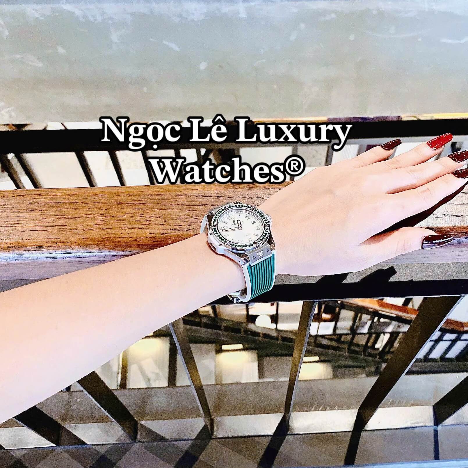 Đồng Hồ Nữ Hublot Big Bang Dây Cao Su Xanh Lá Đậm Đính Đá Cùng Tone Size 39mm Vỏ Silver